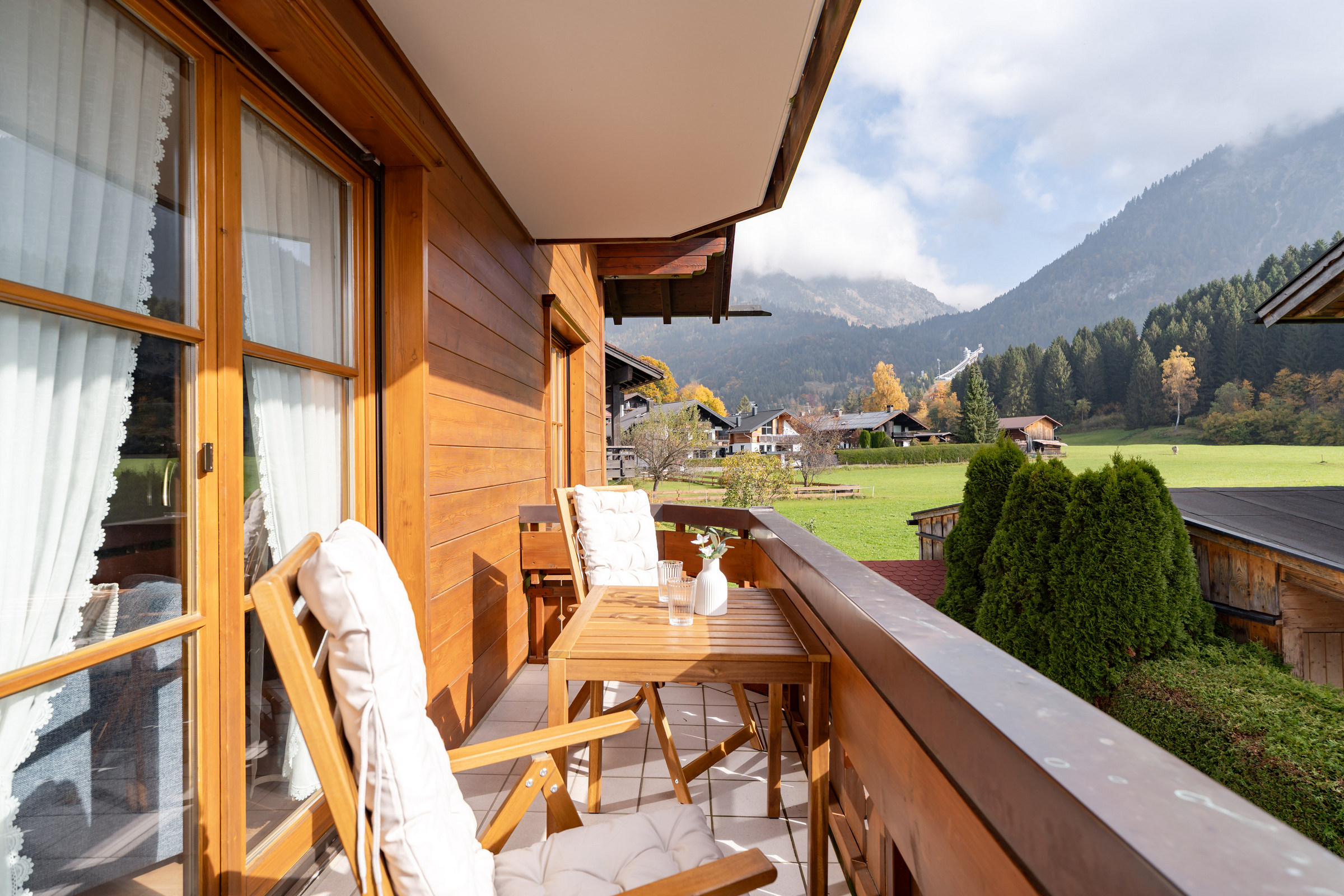 Landhaus_Christine_Oberstdorf_Allgaeu_Fotografie_Leo_Schindzielorz_20251017-A7C0-20251027212940-38z8vk.jpg