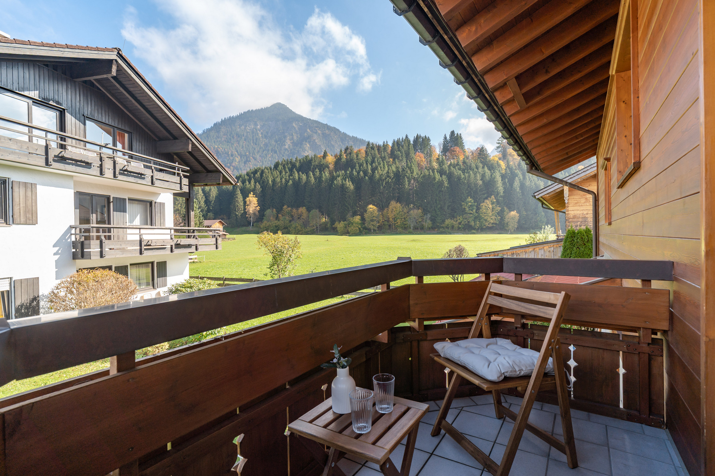 Landhaus_Christine_Oberstdorf_Allgaeu_Fotografie_Leo_Schindzielorz_20251017-A7C0-20251027215016-qqqb9u.jpg