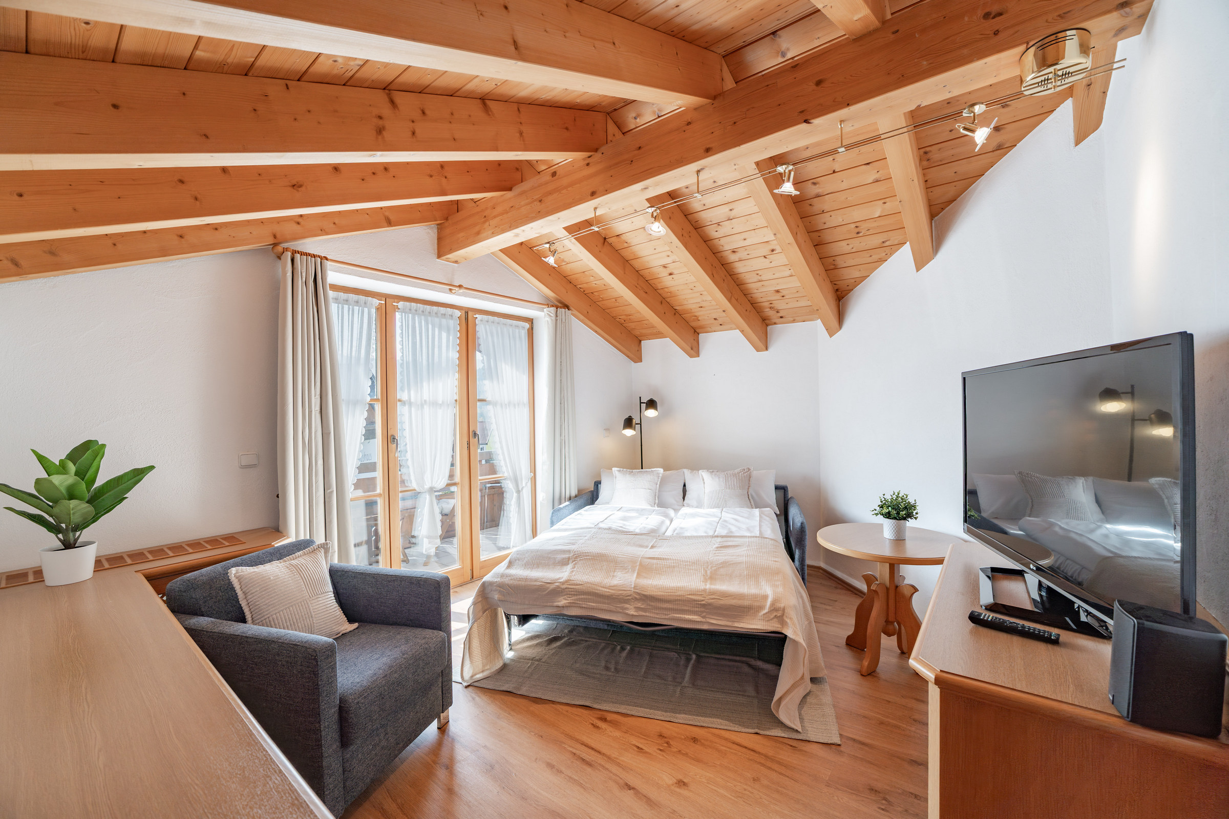 Landhaus_Christine_Oberstdorf_Allgaeu_Fotografie_Leo_Schindzielorz_20251017-A7C0-20251027215141-0j36bd.jpg