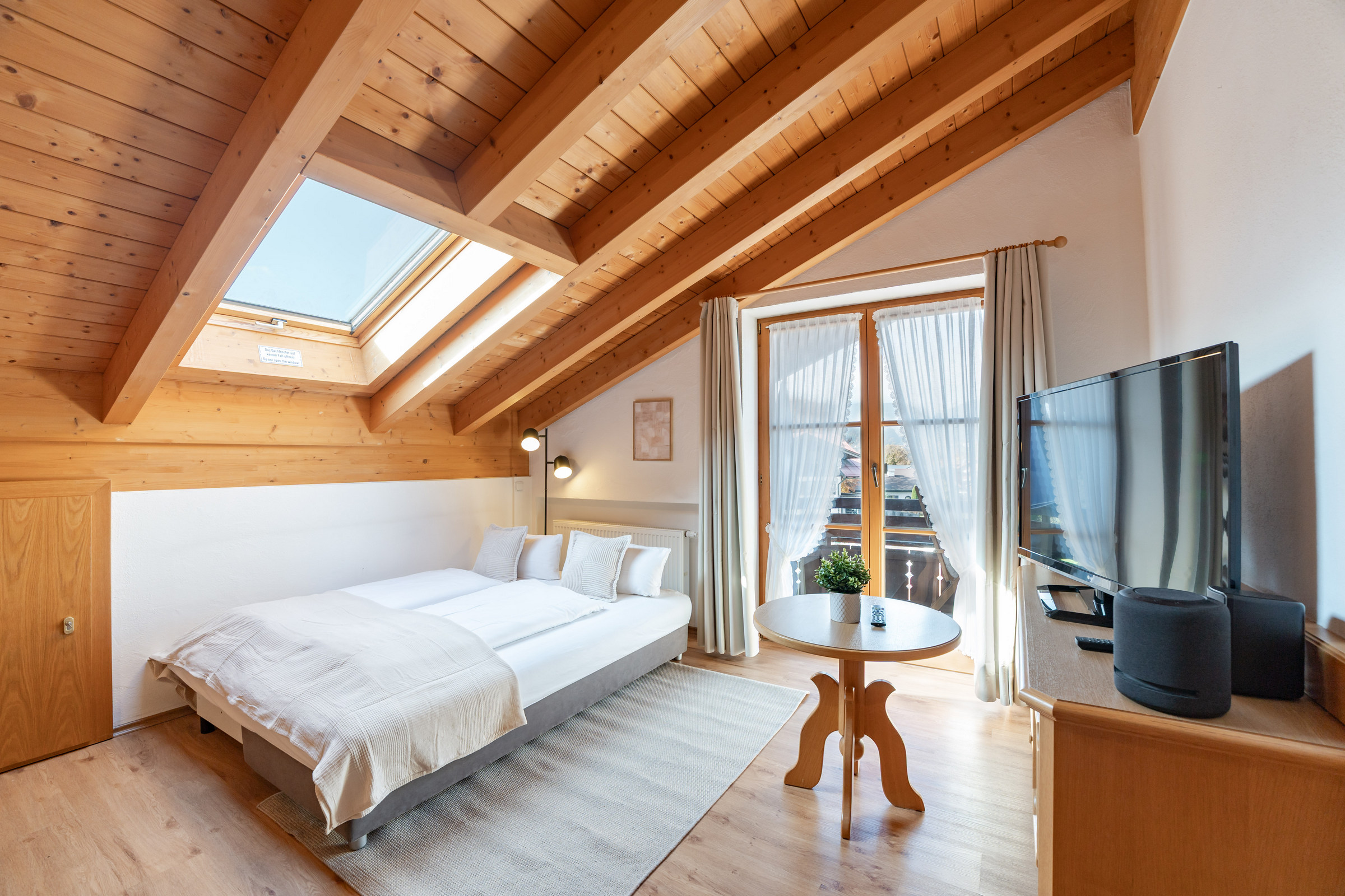 Landhaus_Christine_Oberstdorf_Allgaeu_Fotografie_Leo_Schindzielorz_20251017-A7C0-20251027215305-bqn1cj.jpg