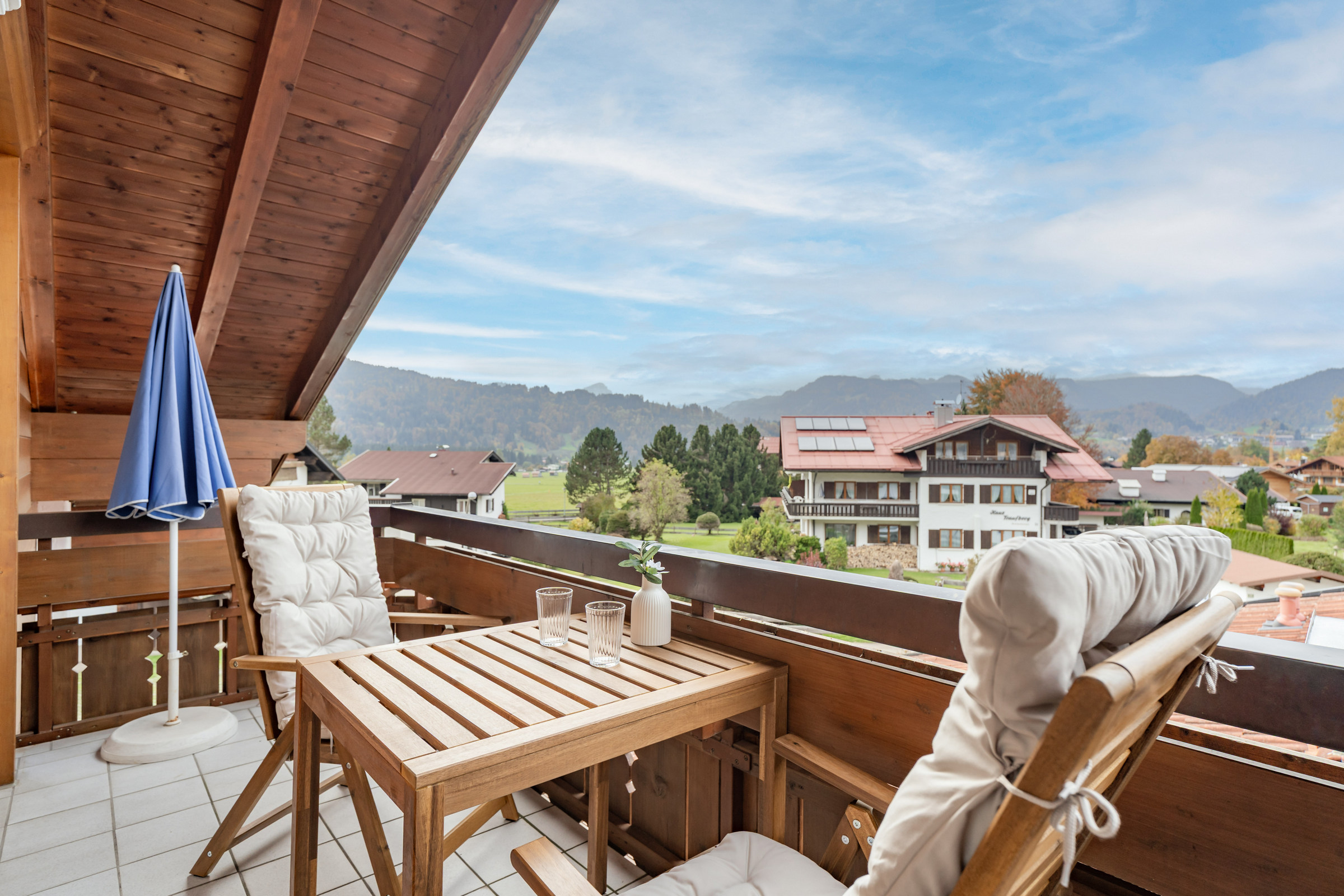 Landhaus_Christine_Oberstdorf_Allgaeu_Fotografie_Leo_Schindzielorz_20251017-A7C0-20251027215305-go2y2b.jpg